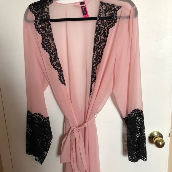 Lingerie Robe, worn once - Picture 1 of 3